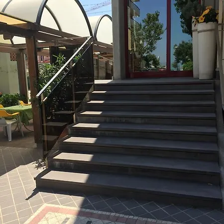 Fiorella Hotel 2*